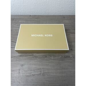 NWT Michael Kors Giftable Boxed Set - Jet Set Travel Coin Pouch & AirPods Case